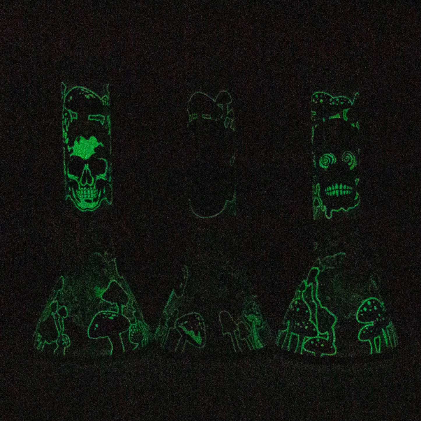 10" Glow in the dark Glass Bong With Mushroom Skull Design_7