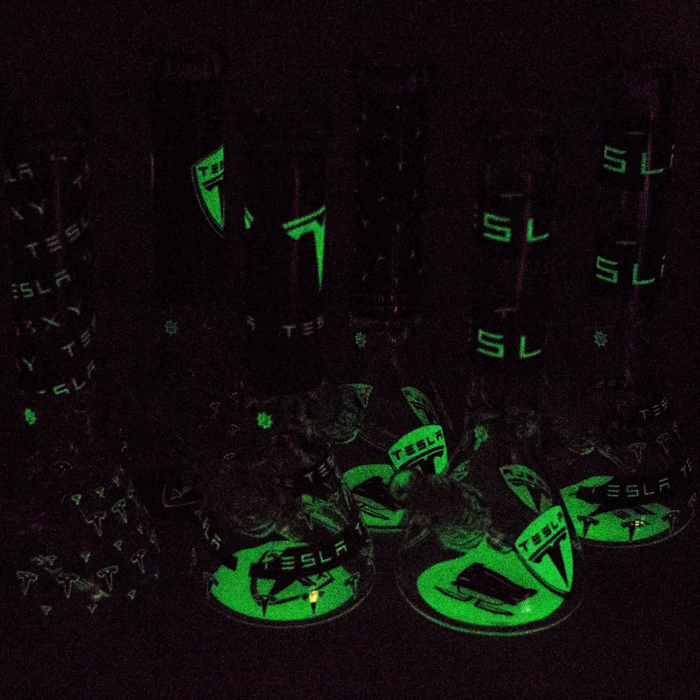 TSLA Glow in the Dark 14" 9 mm glass bong
