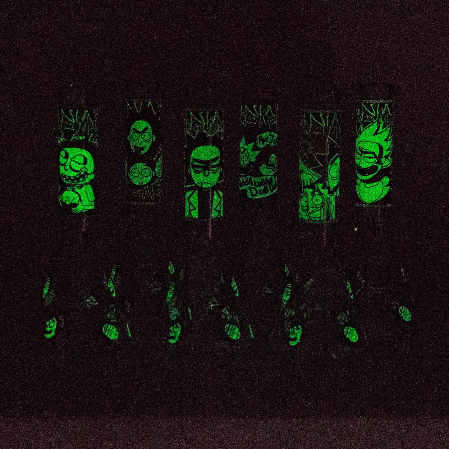 10" Comic Blast Glow in the dark Glass Bong