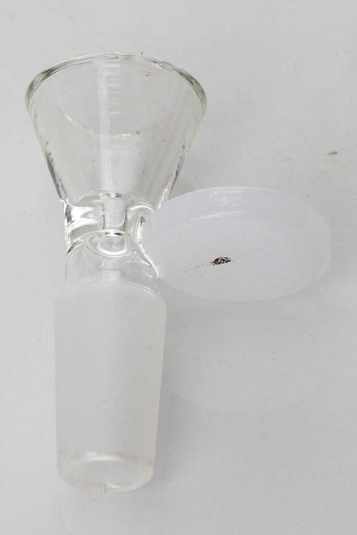 Glass bowl with round handle_10