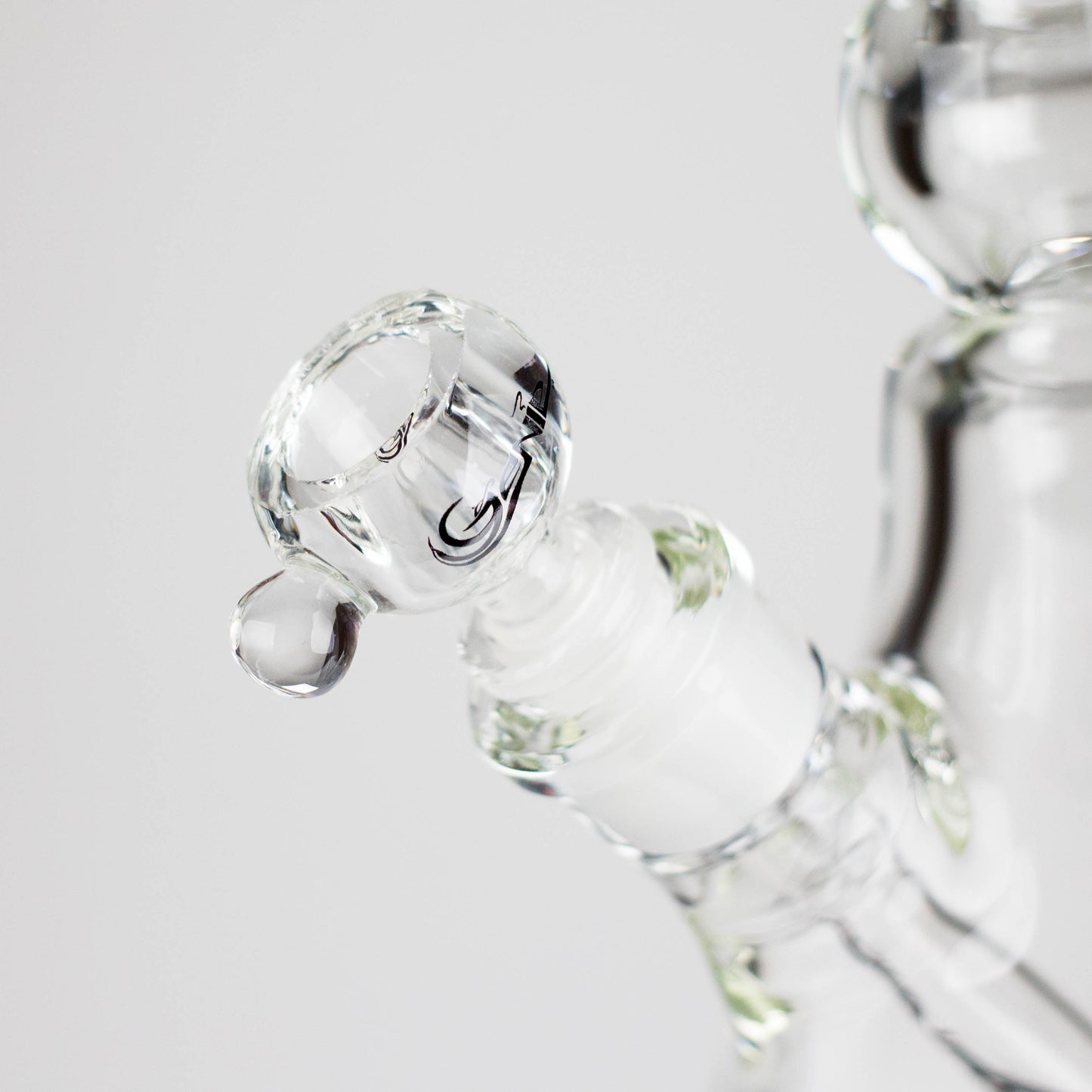 Genie | 19.5" 9mm Curved Shaft Glass Beaker Bong [F7-002-1]