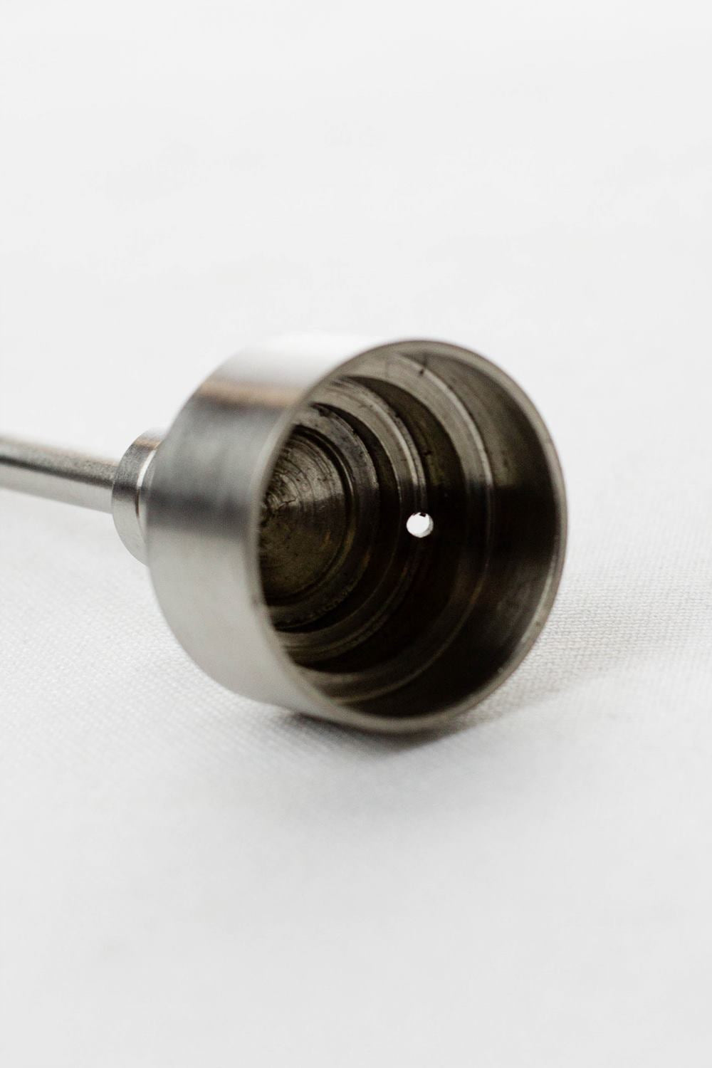 Titianium cap with dab tool and one hole