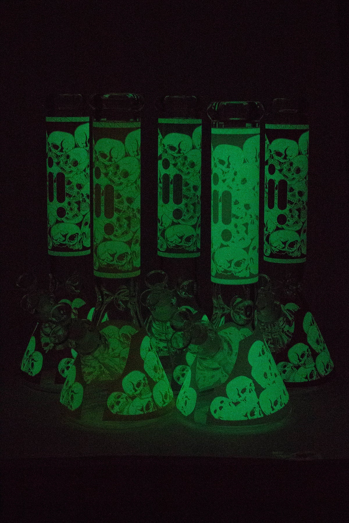 14" Infyniti Skull Glow in the dark 7 mm glass bong